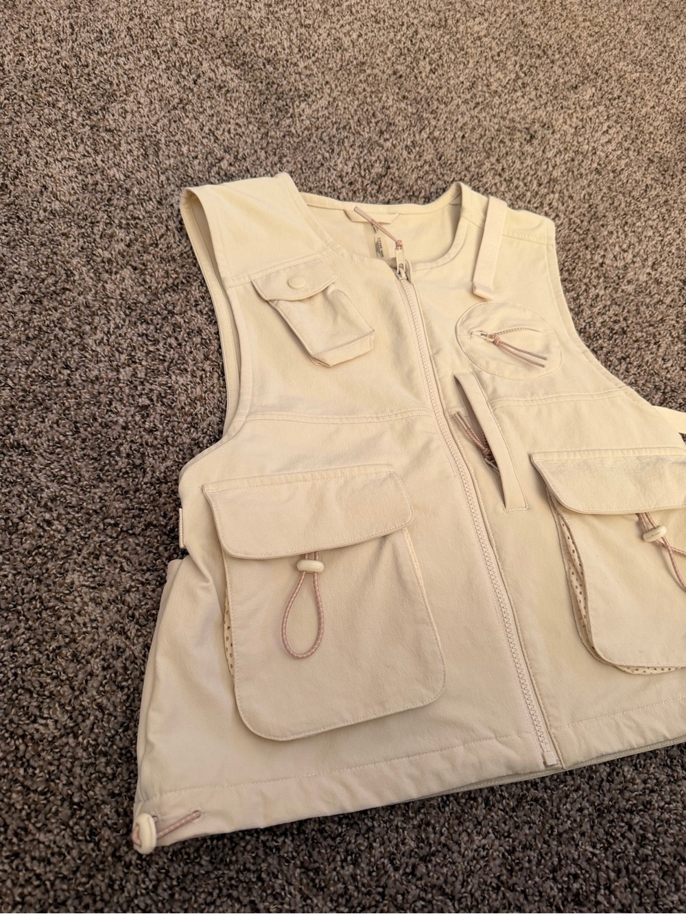 Outdoor Voices Cream Rectrek Vest with Pink detailing NWOT